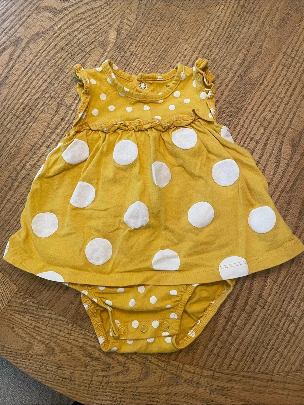 4/$12 Carter’s yellow 12 month dress